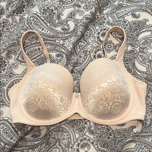 Soma 34DD stunning support full coverage bra. 
- Cream underwire